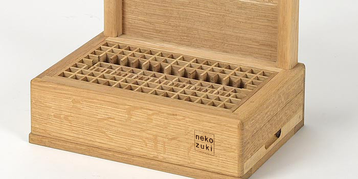 岩手県産ナラを使用した爪とぎスタンド